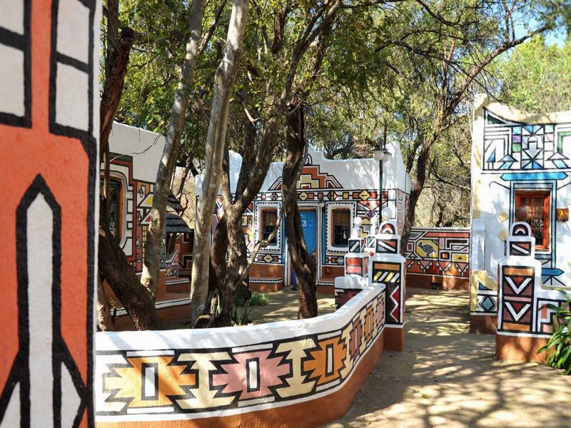 Aha Lesedi African Lodge & Cultural Village Broederstroom Exterior foto
