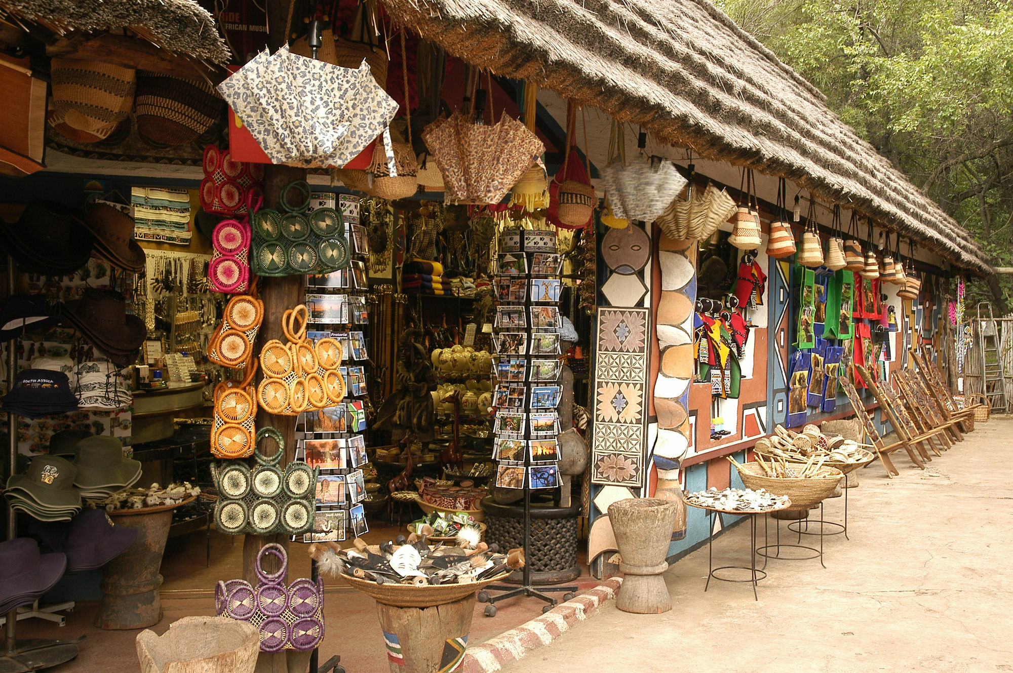 Aha Lesedi African Lodge & Cultural Village Broederstroom Exterior foto