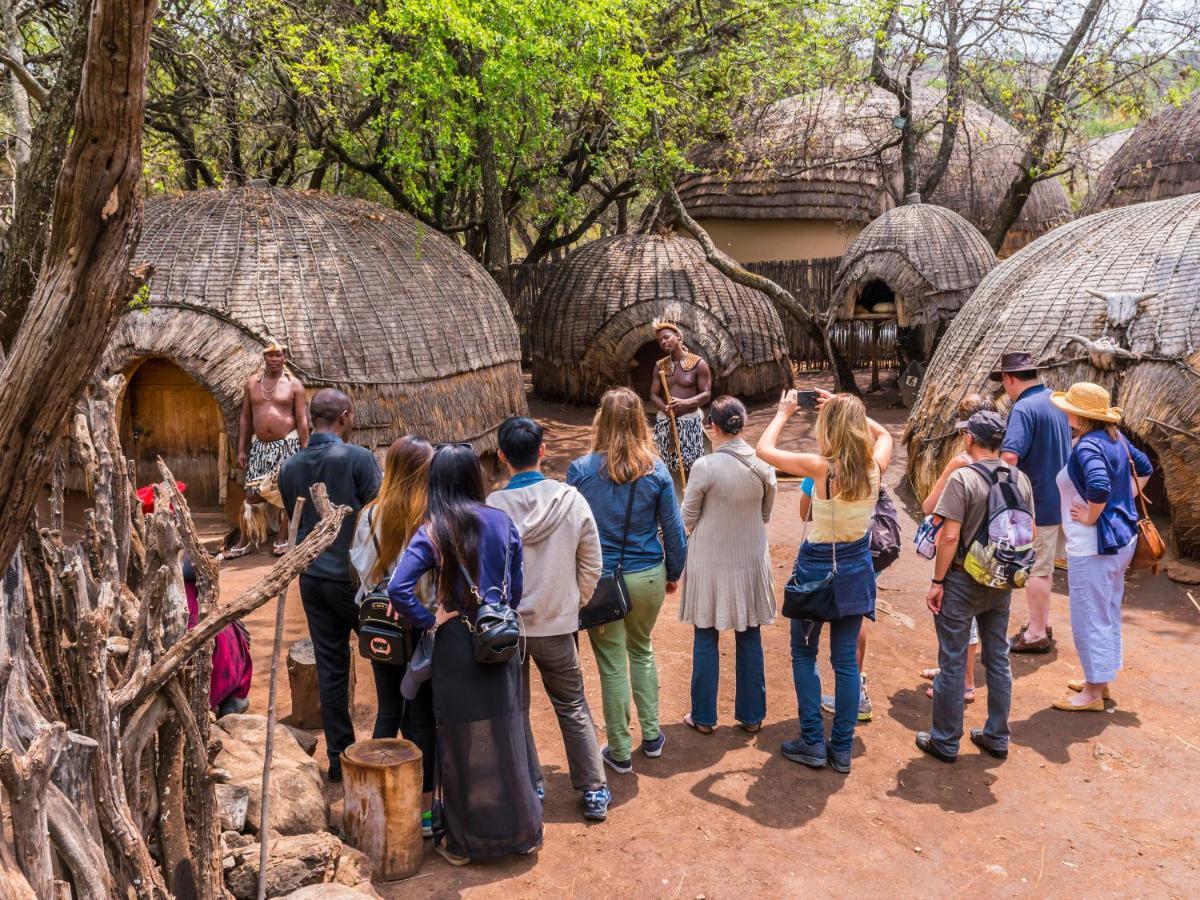 Aha Lesedi African Lodge & Cultural Village Broederstroom Exterior foto