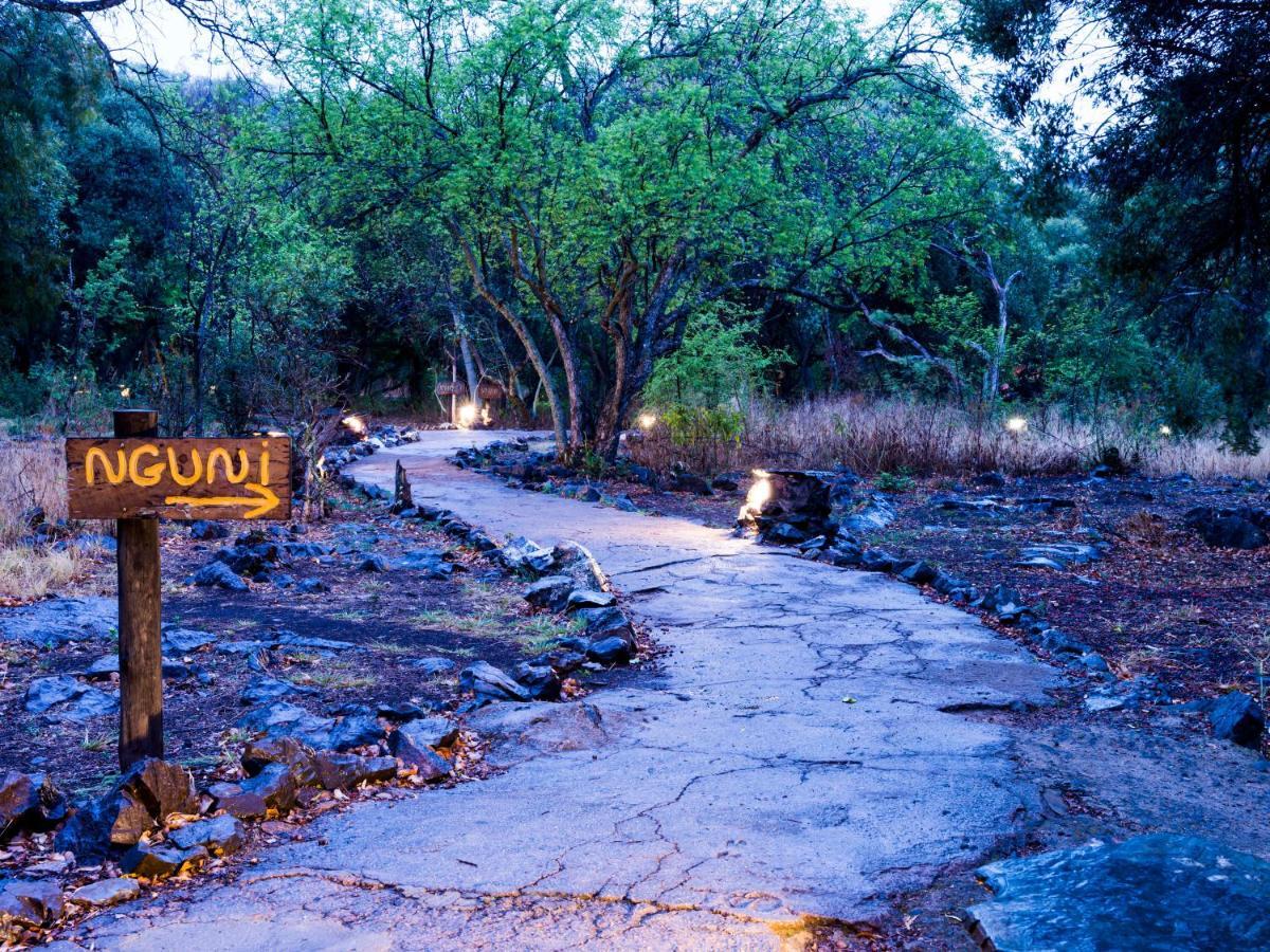 Aha Lesedi African Lodge & Cultural Village Broederstroom Exterior foto