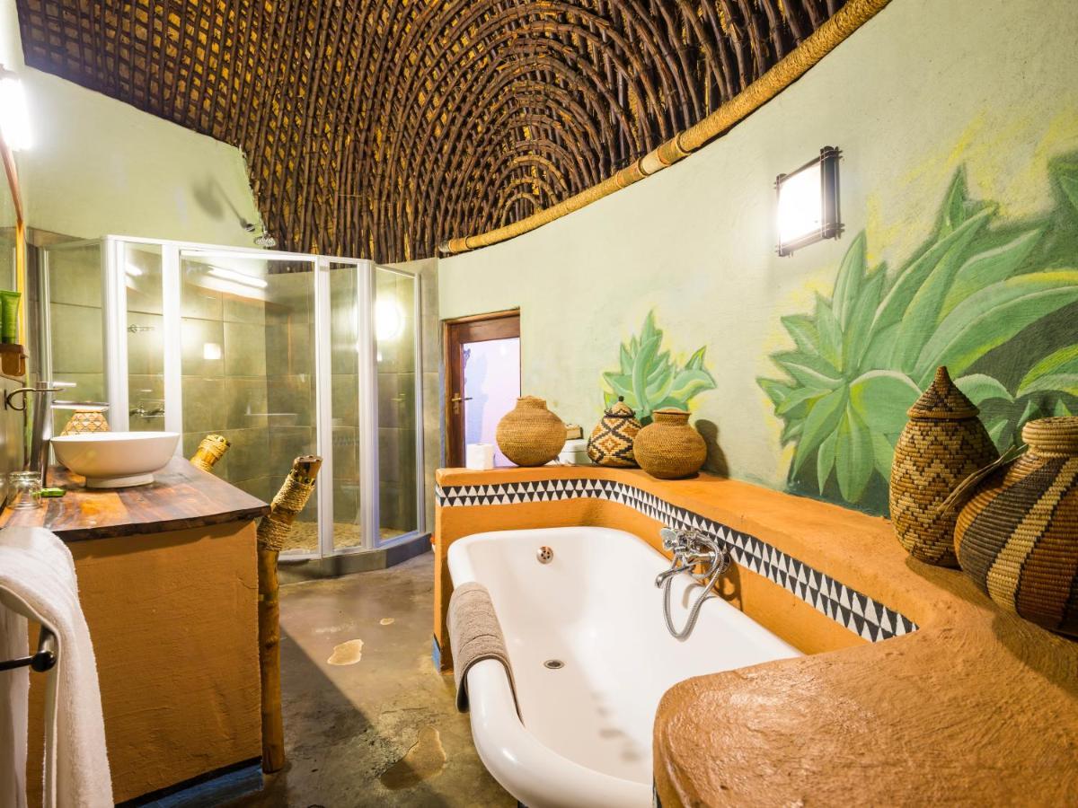 Aha Lesedi African Lodge & Cultural Village Broederstroom Exterior foto